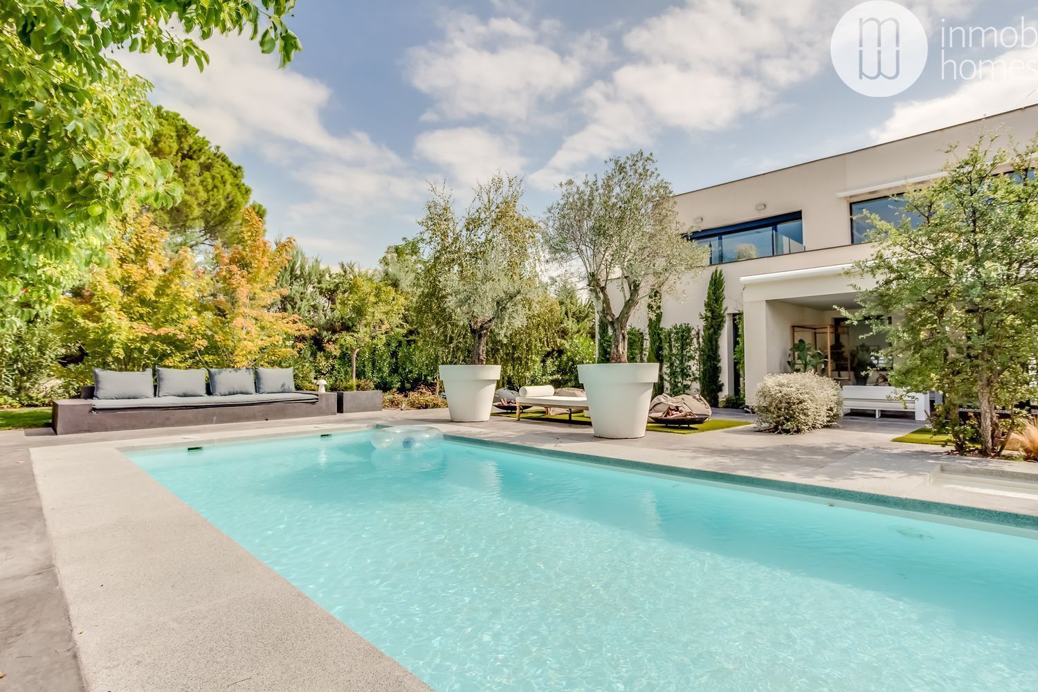 Piscina de Casa o chalet en venta en Boadilla del Monte con Aire acondicionado, Calefacción y Jardín privado