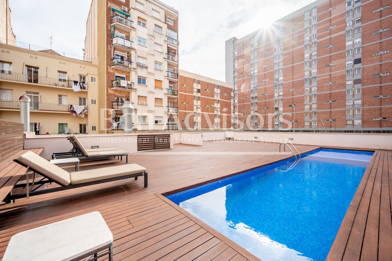 Swimming pool of Flat for sale in  Barcelona Capital  with Air Conditioner, Heating and Parquet flooring
