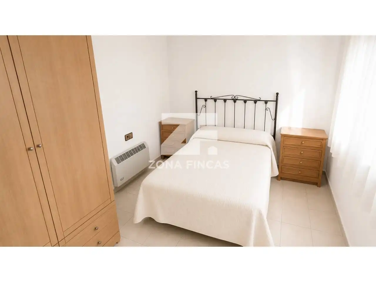 Dormitori de Casa o xalet en venda en Santa Coloma de Gramenet amb Terrassa