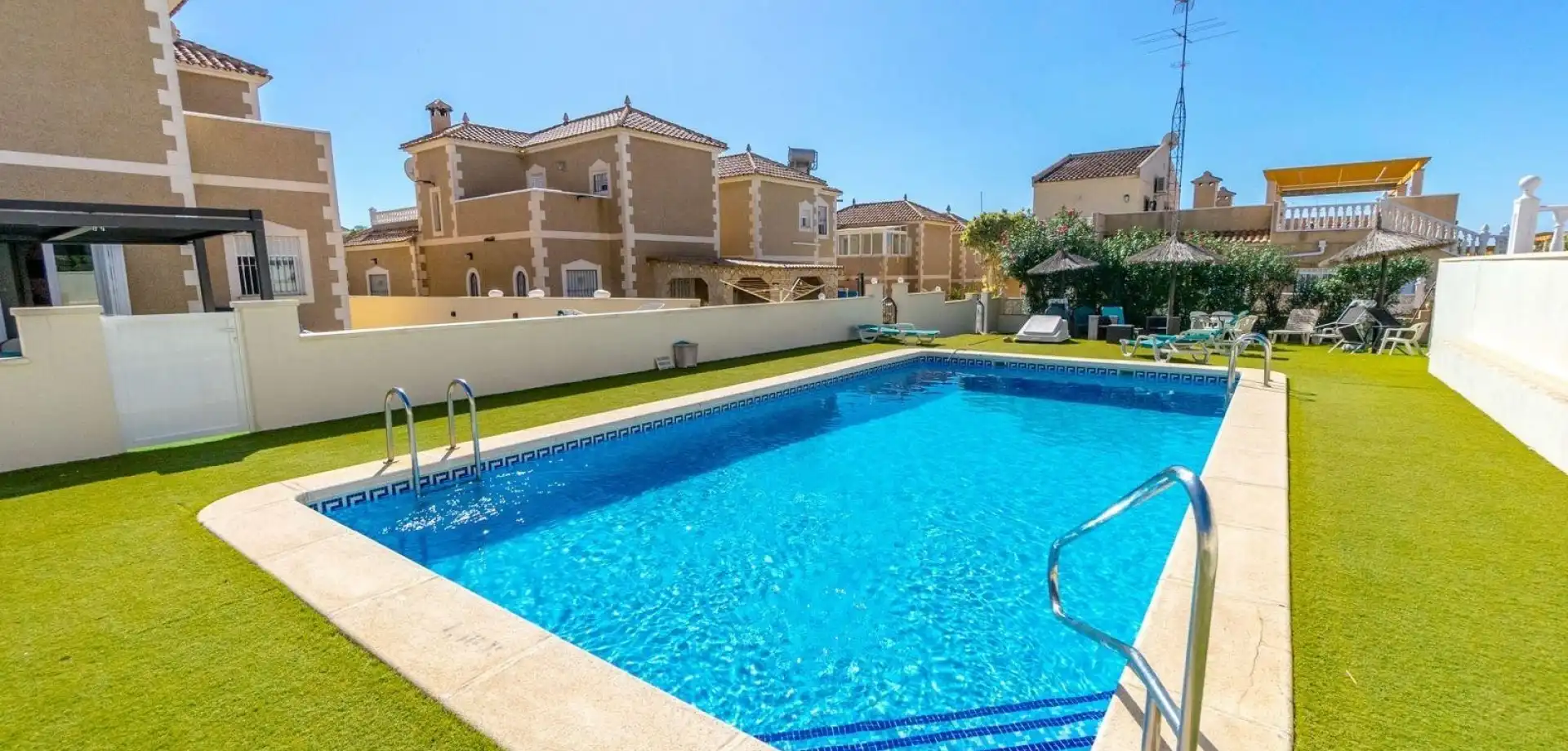 Casa con piscina en venta en San Miguel de Salinas, imagen 3