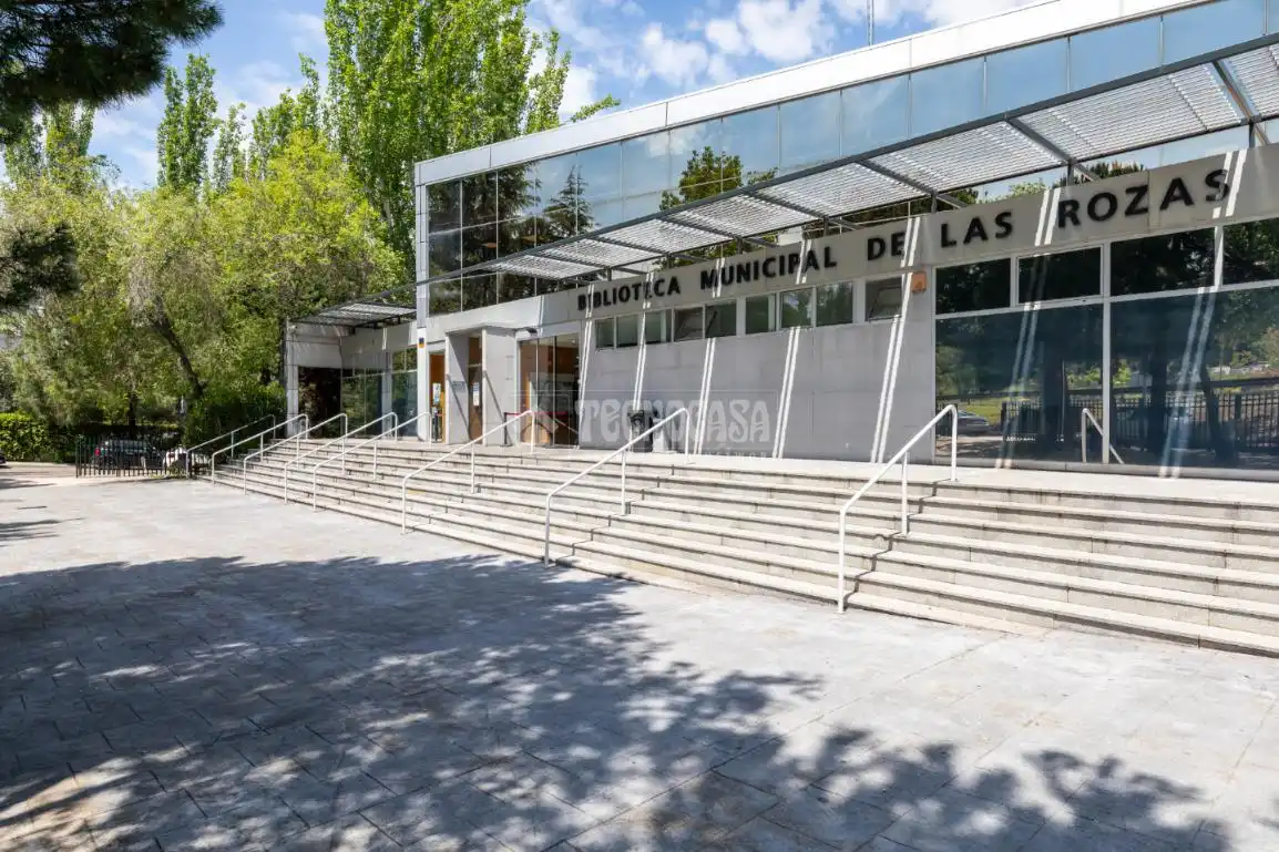 Vista exterior de Piso en venta en Las Rozas de Madrid con Calefacción, Terraza y Trastero