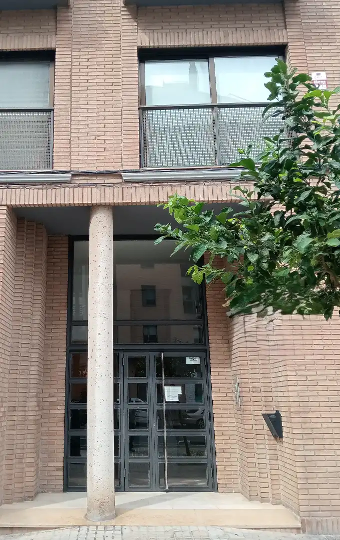 Exterior view of Office for rent in Valencia  with Air Conditioner and Heating