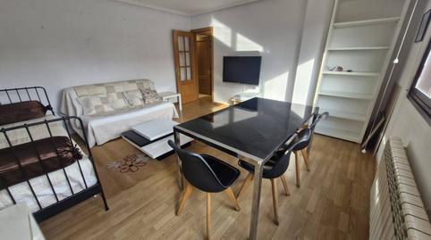 Foto 2 de Pis en venda a Calle Servillas, Cascajos - Piqueras,  Logroño