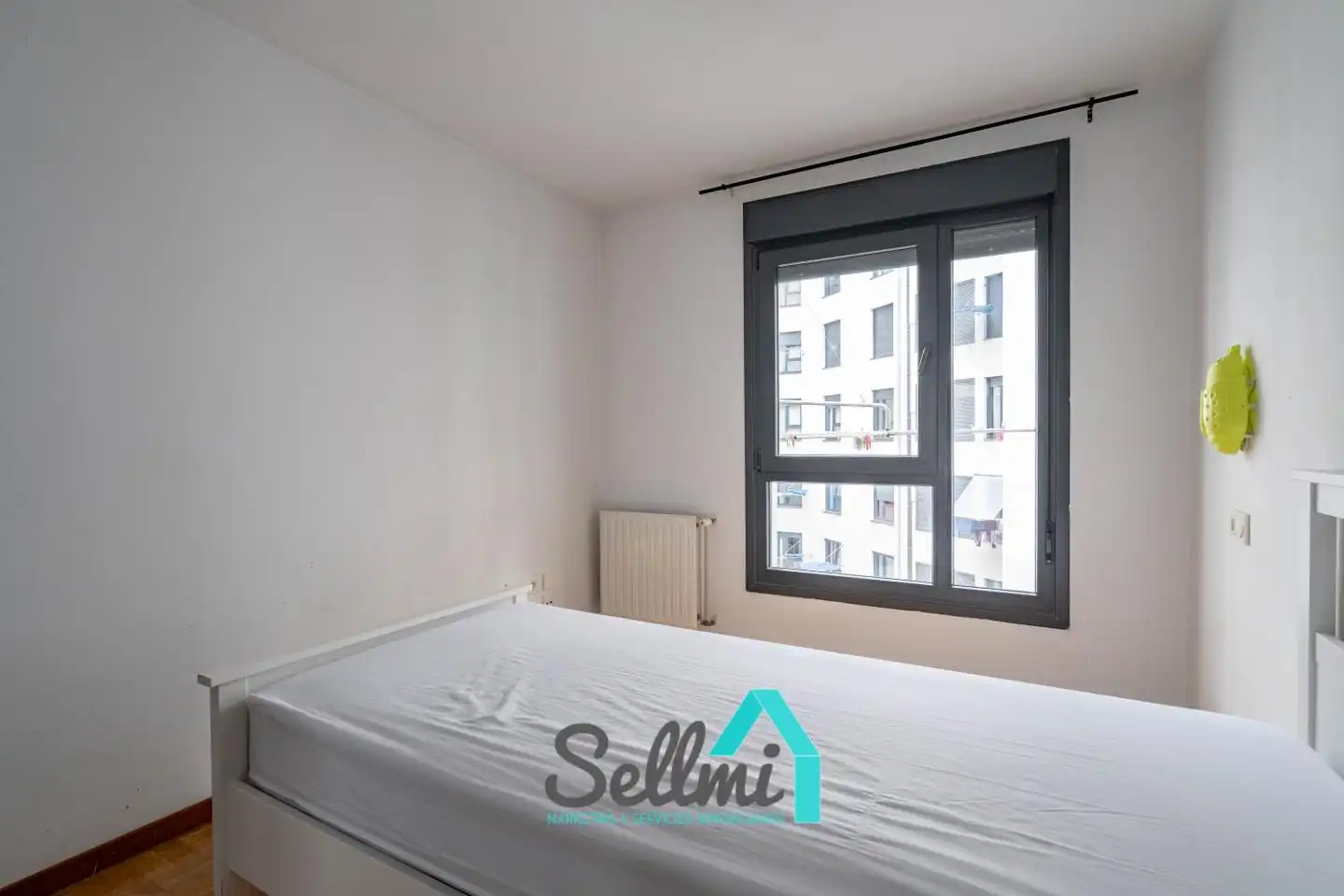 Habitación de Piso de alquiler en Oviedo  con Calefacción, Parquet y Trastero