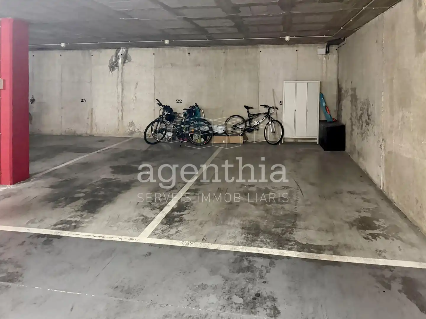 Parkplatz von Wohnung zum Verkauf in Girona mit Klimaanlage, Heizung und Terrasse