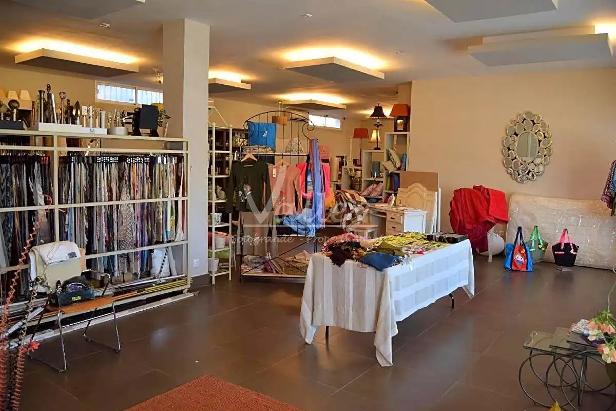 Locale commerciale in vendita a . Mar Del Sur