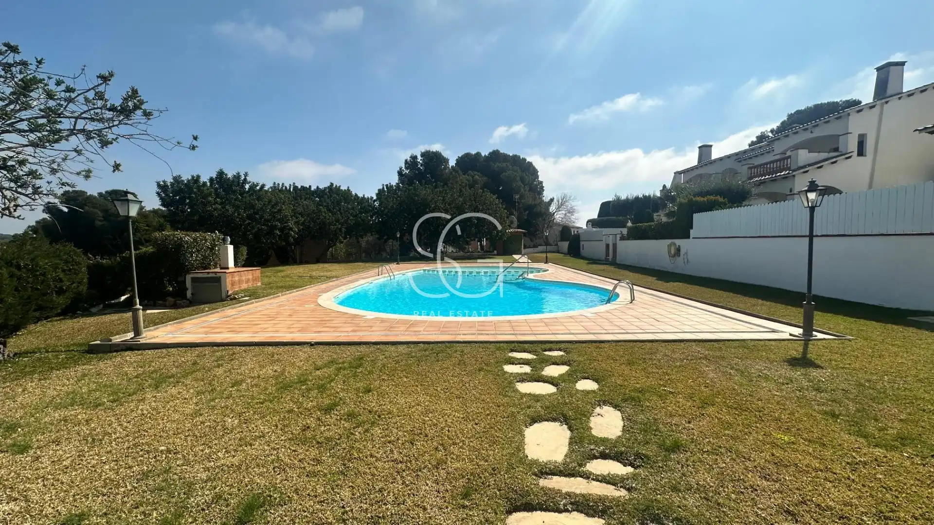Casa aparellada en venda a Roda de Barà