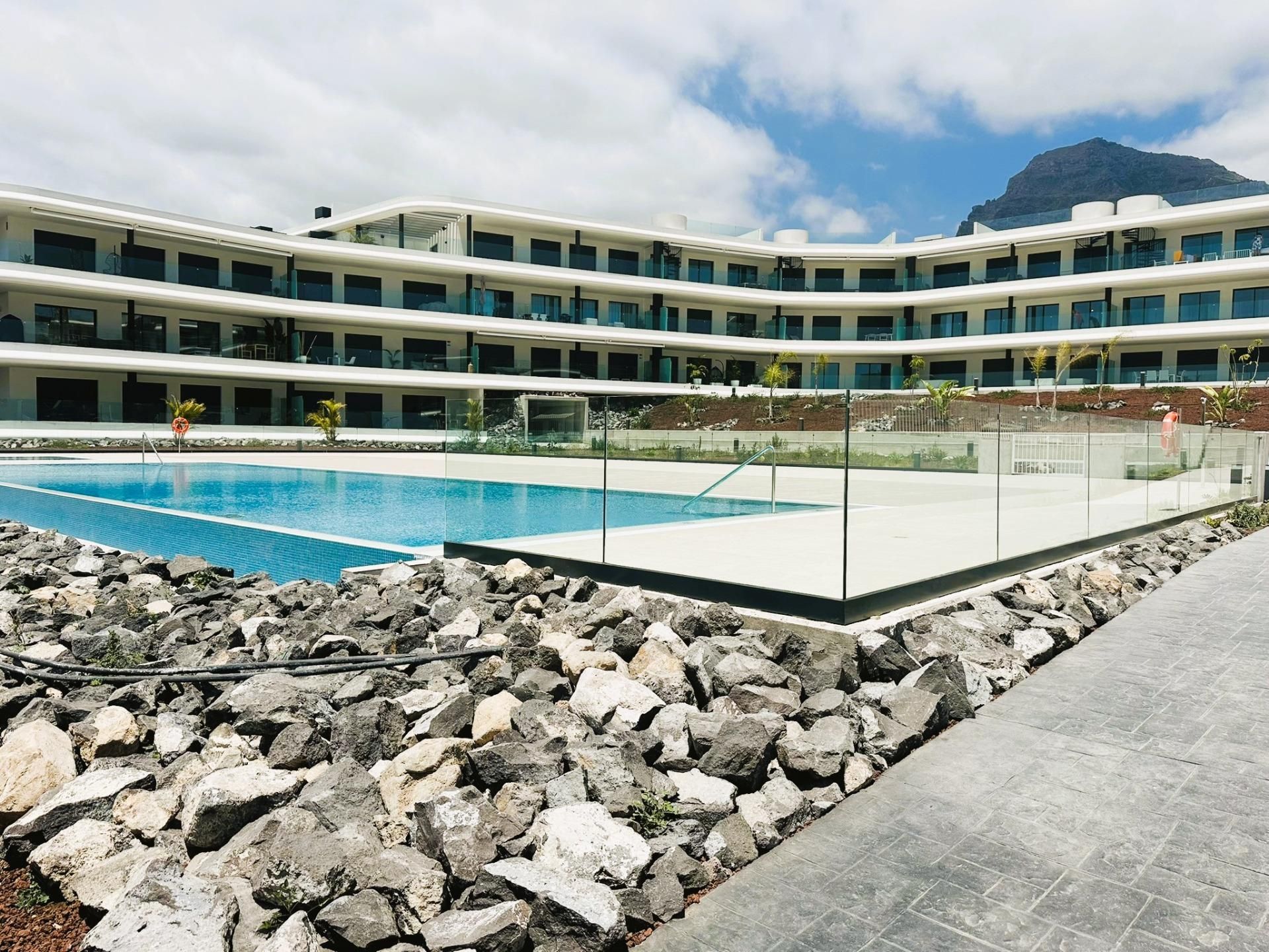 Vista exterior de Apartament en venda en Adeje amb Aire condicionat, Terrassa i Traster