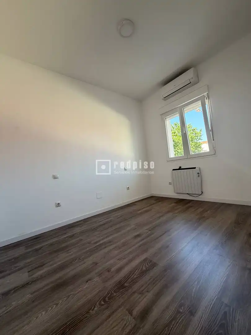 Bedroom of Flat for sale in Madrid  with Air Conditioner and Heating