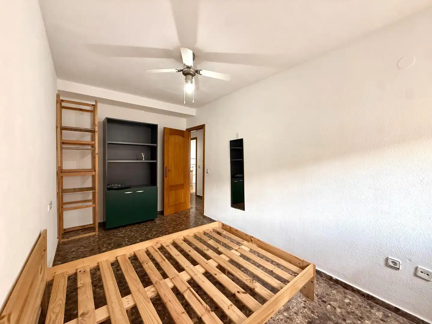 Bedroom of Flat for rent in Zona La Ermita