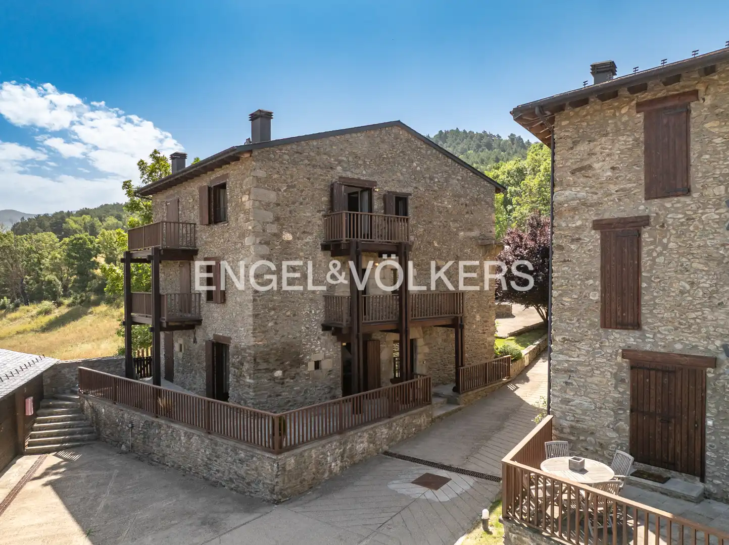 Vista exterior de Casa adosada en venta en Fontanals de Cerdanya con Calefacción, Parquet y Terraza