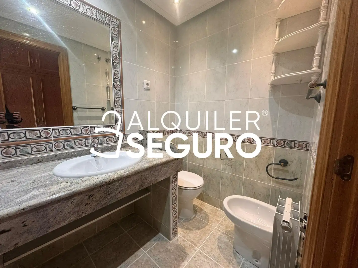 Bany de Casa o xalet de lloguer en Madrid amb Aire condicionat, Calefacció i Terrassa