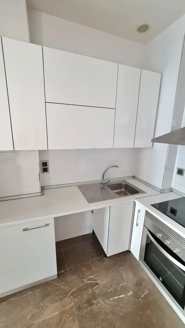 Cuina de Pis de lloguer en Almería amb Aire condicionat i Calefacció