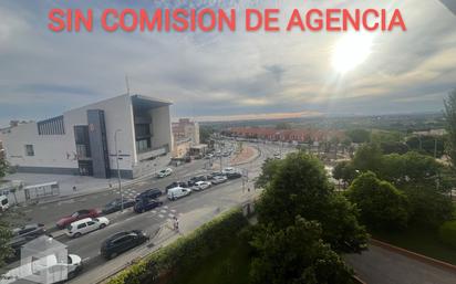 Vista exterior de Pis en venda en Móstoles amb Terrassa i Piscina