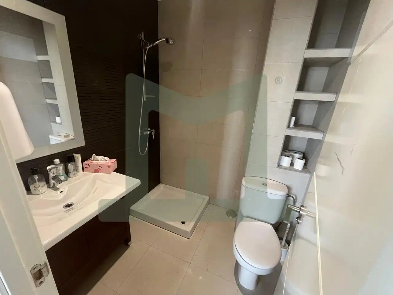 Bathroom of Office for rent in Madrid  with Furnished