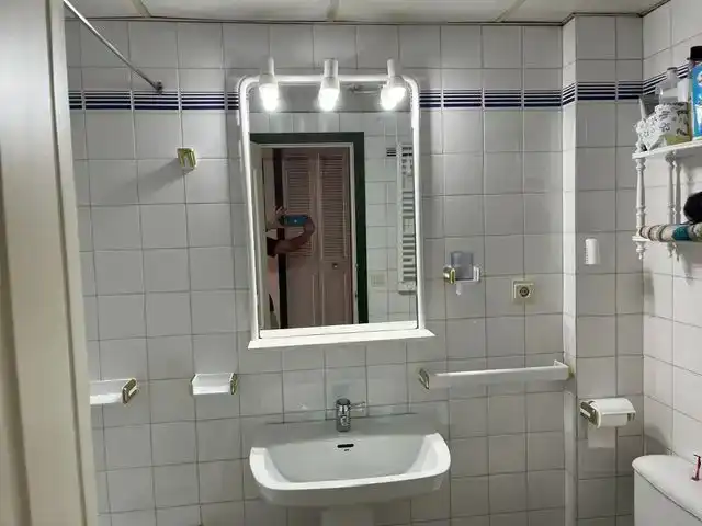 Bany de Apartament de lloguer en Aisa amb Parquet, Traster i Moblat