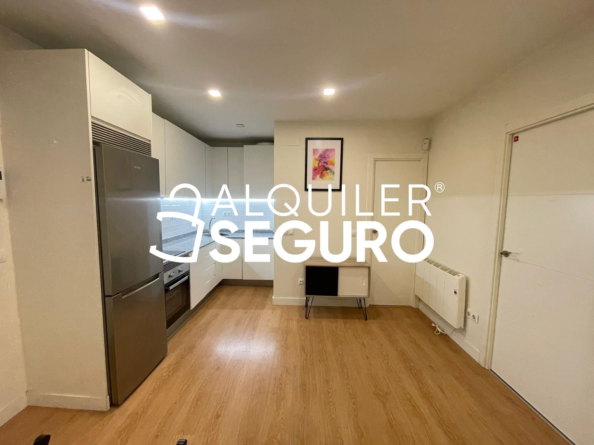 Cuina de Pis de lloguer en  Madrid Capital amb Aire condicionat, Calefacció i Terrassa