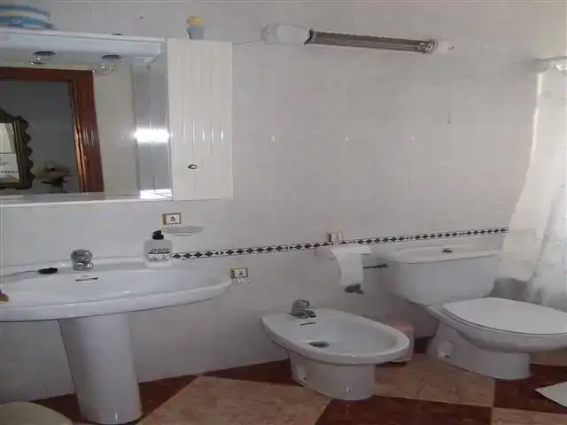 Bany de Planta baixa en venda en Almargen amb Aire condicionat, Moblat i Forn