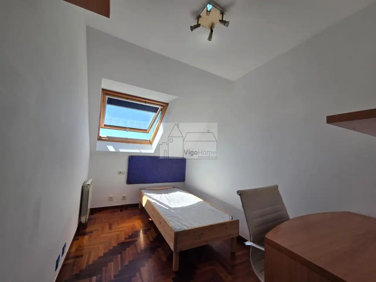 Bedroom of Attic for rent in Vigo   with Heating, Parquet flooring and Terrace
