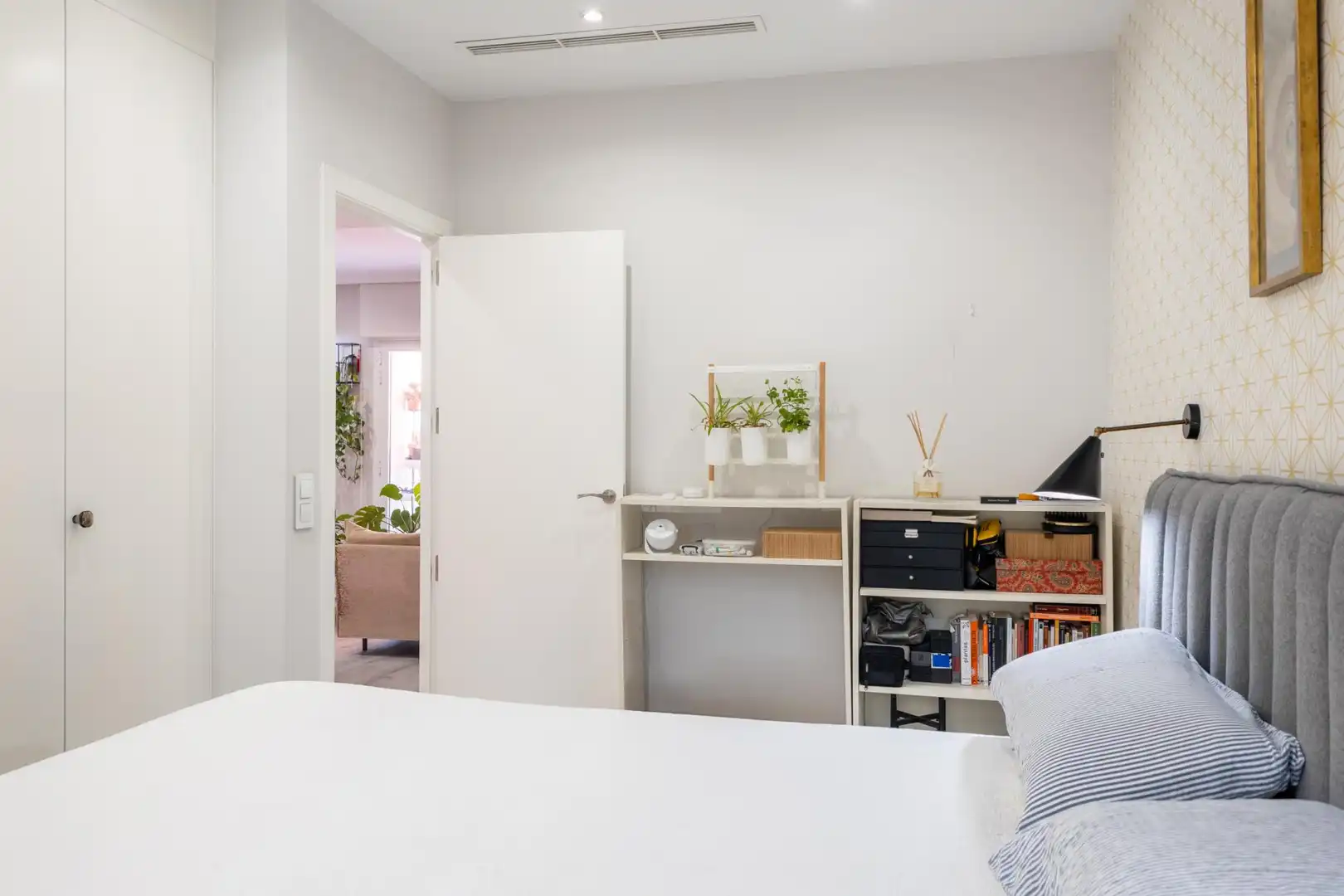 Habitación de Apartamento de alquiler en Madrid con Calefacción, Amueblado y Balcón