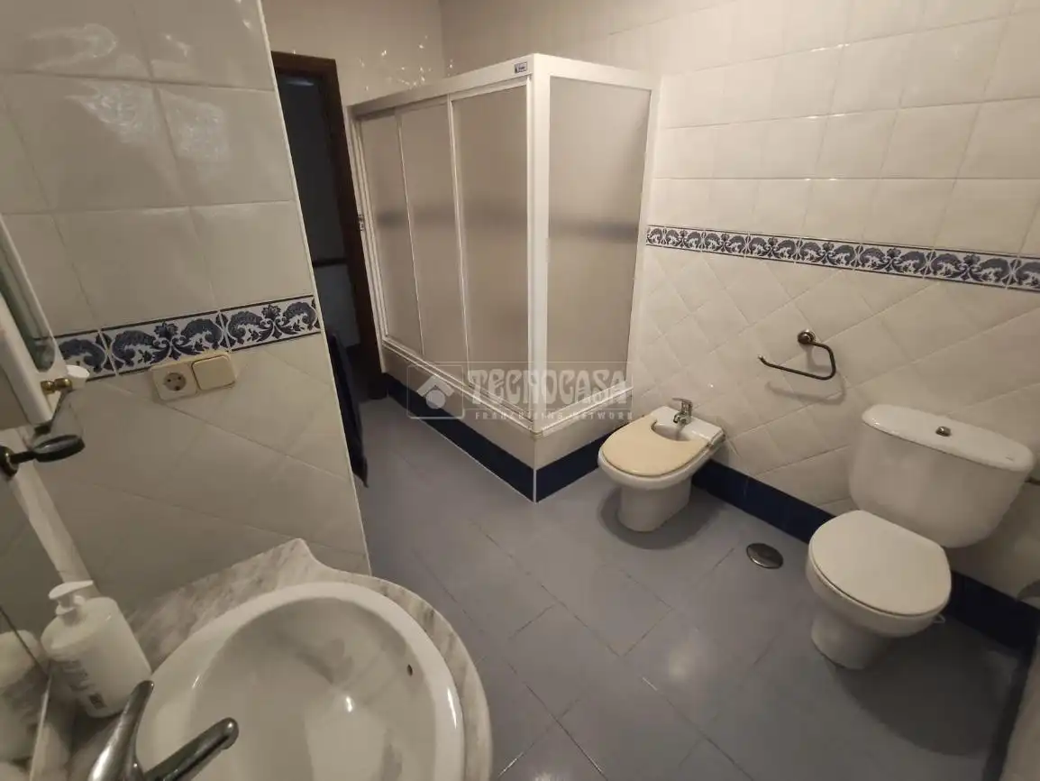 Baño de Casa adosada en venta en Suances con Calefacción, Jardín privado y Trastero