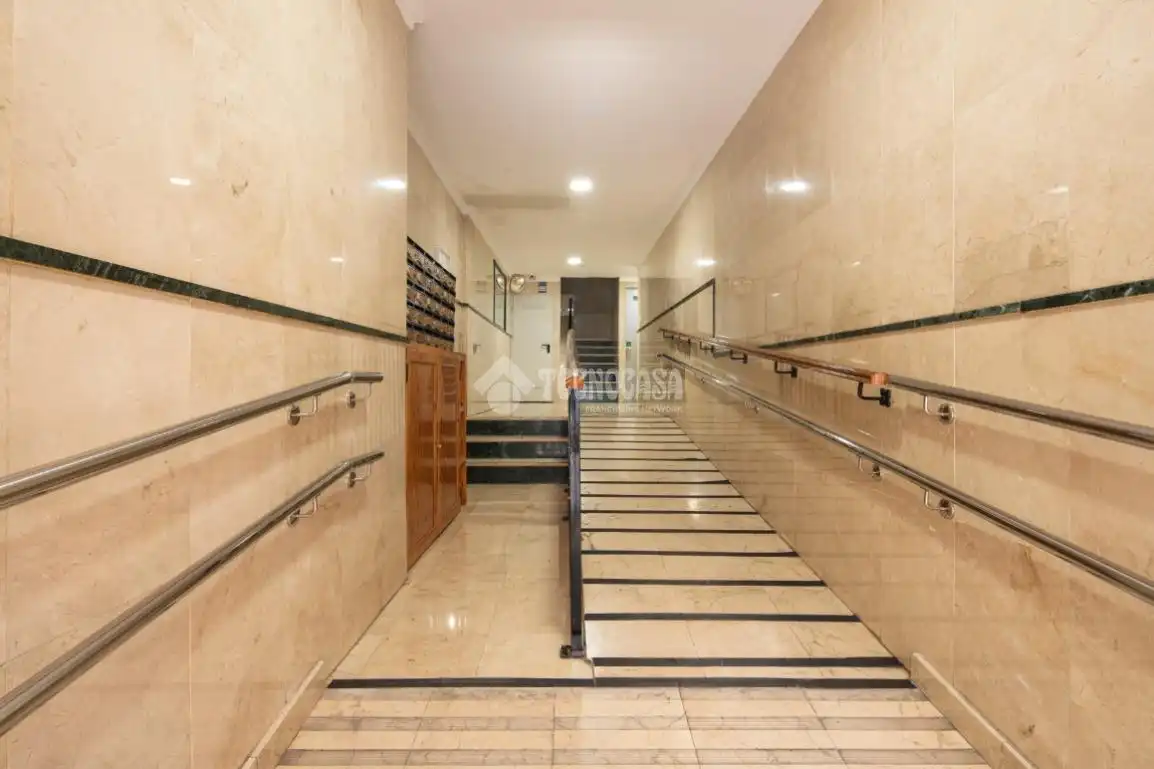 Flat for sale in Granada  with Balcony