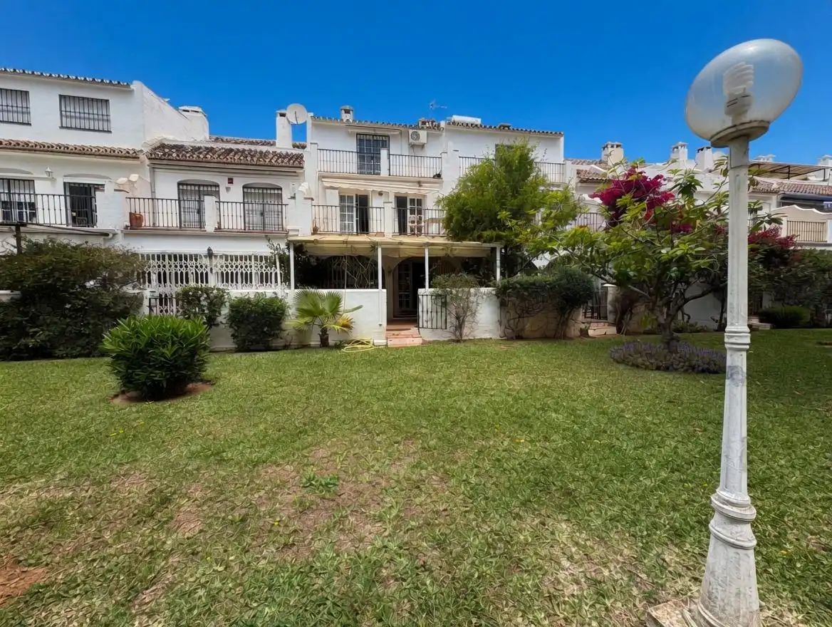 Jardí de Casa adosada en venda en Fuengirola amb Aire condicionat, Jardí privat i Terrassa