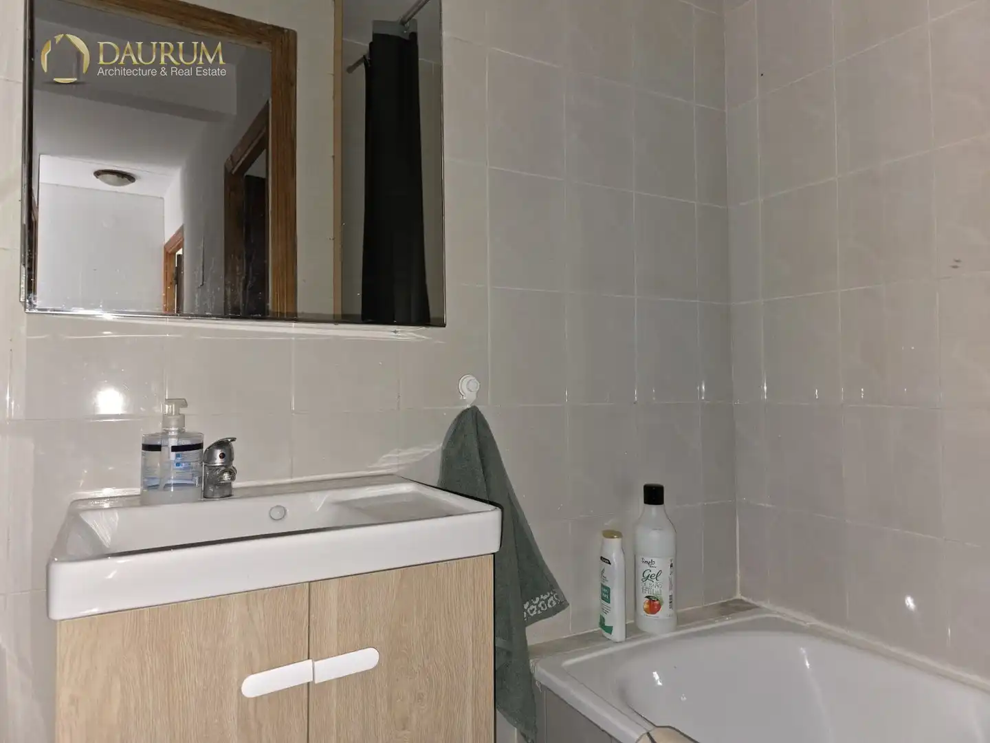 Bathroom of Flat for sale in Benidorm  with Air Conditioner, Terrace and Swimming Pool