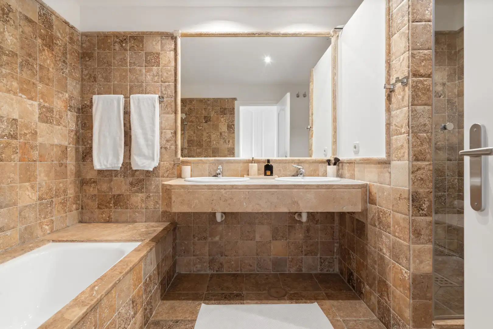 Bany de Apartament en venda en Benahavís amb Aire condicionat, Terrassa i Piscina