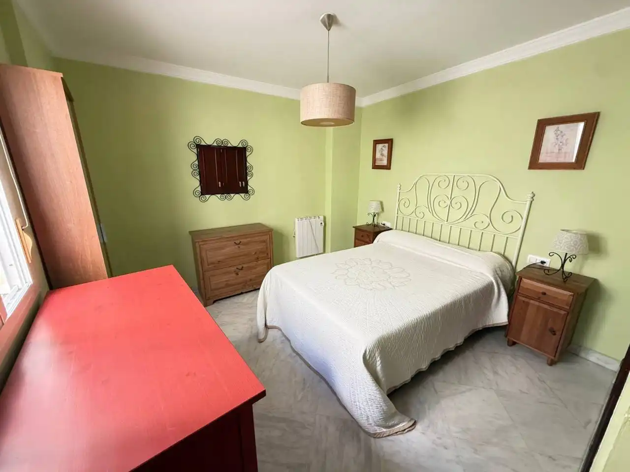 Dormitori de Casa adosada en venda en San Fernando amb Aire condicionat, Terrassa i Moblat