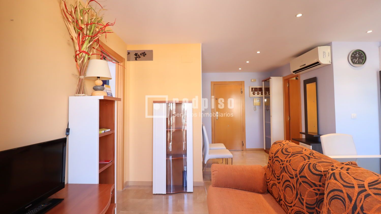 Flat for rent in  Valencia Capital  with Air Conditioner, Terrace and Furnished