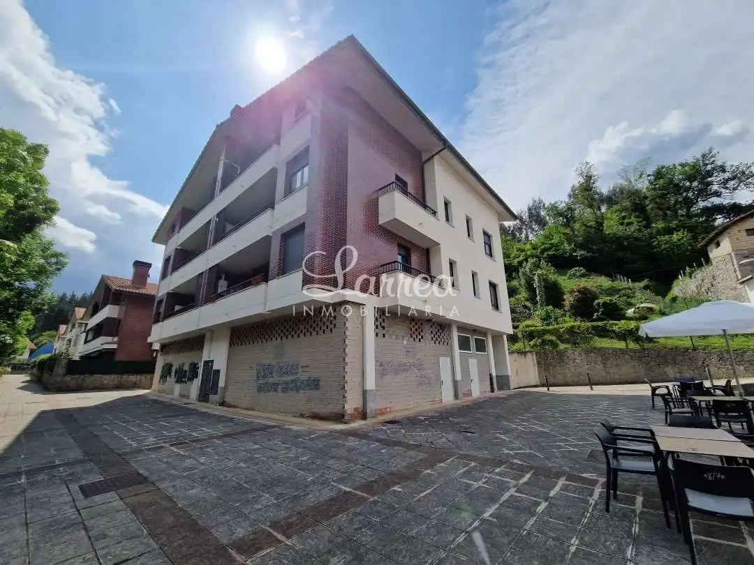 Vista exterior de Local en venta en Arantzazu