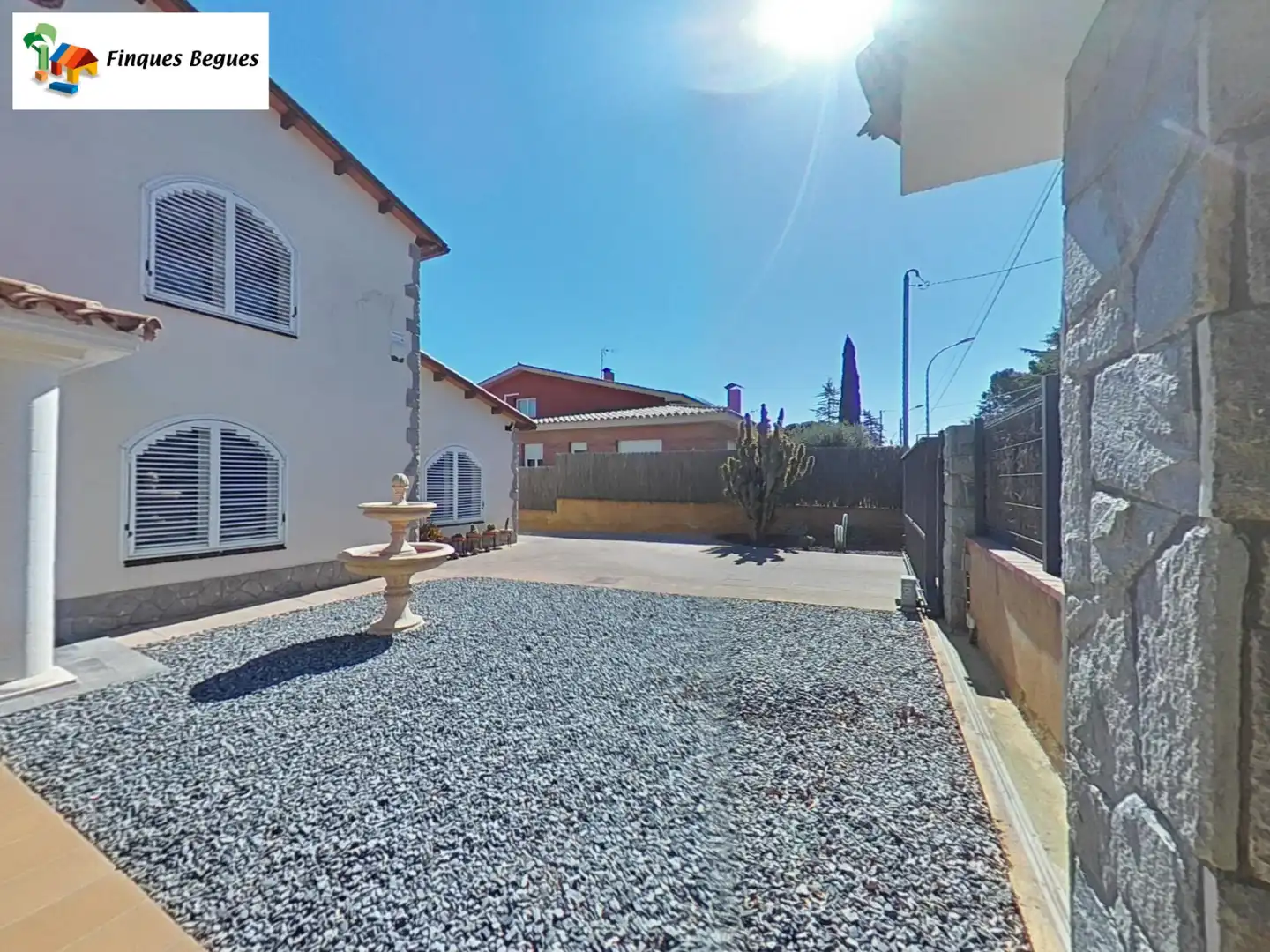 Chalet con jardín en venta en Begues, imagen 2