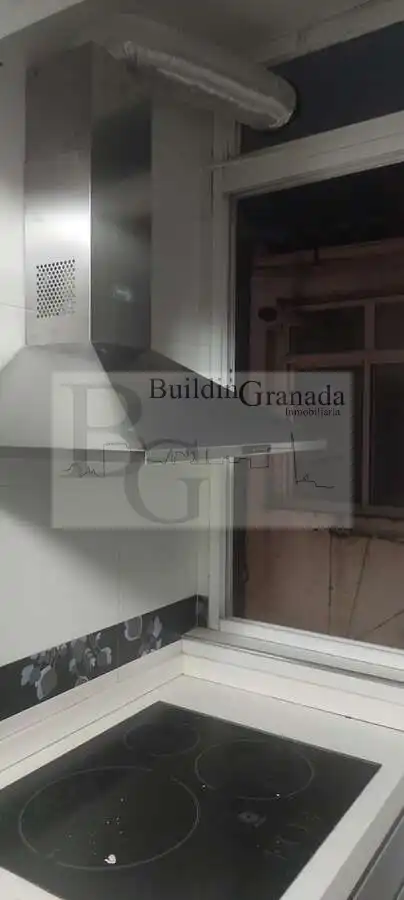Vista exterior de Ático de alquiler en Granada con Calefacción, Amueblado y Microondas