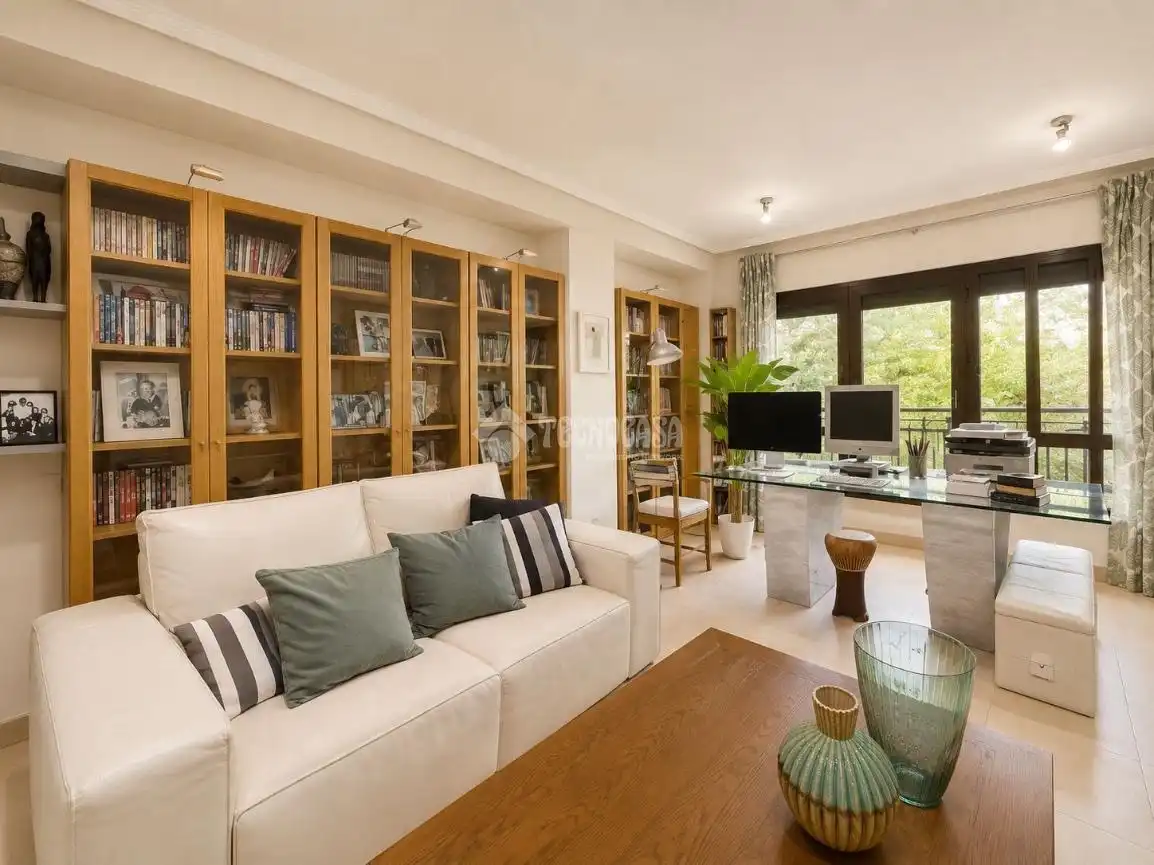 Living room of Detached homes for sale in Villanueva de la Cañada  with Air Conditioner, Heating and Terrace