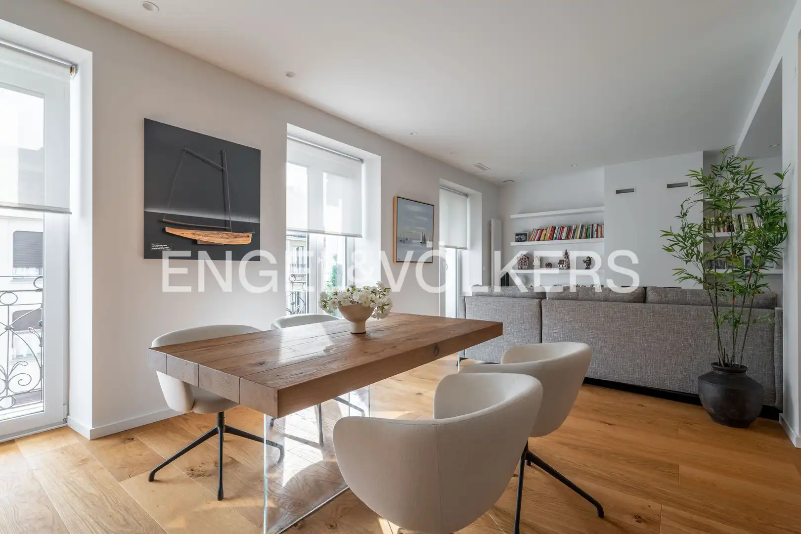 Sala d'estar de Pis en venda en Donostia - San Sebastián  amb Aire condicionat, Calefacció i Parquet