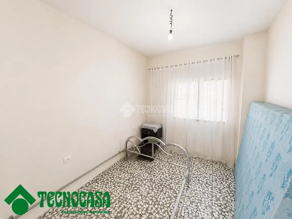 Habitación de Casa adosada en venta en Los Navalucillos con Jardín privado
