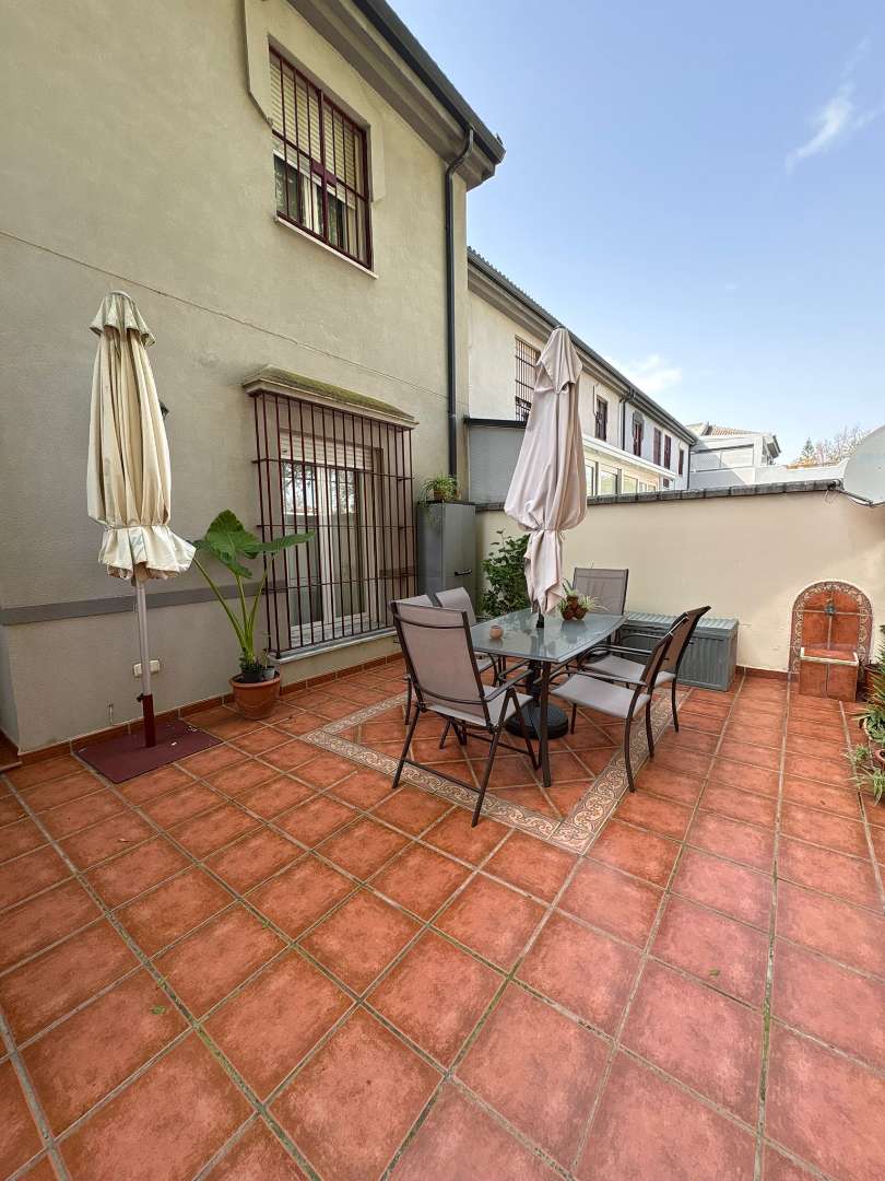 Propiedad en Chapín, Jerez de la Frontera con 4 habitaciones, 3 baños y 120m²