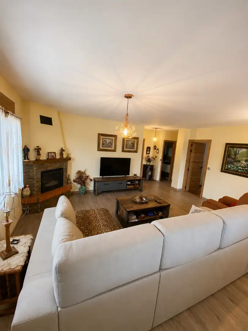 Sala de estar de Casa o chalet en venta en Gijón  con Calefacción, Jardín privado y Parquet