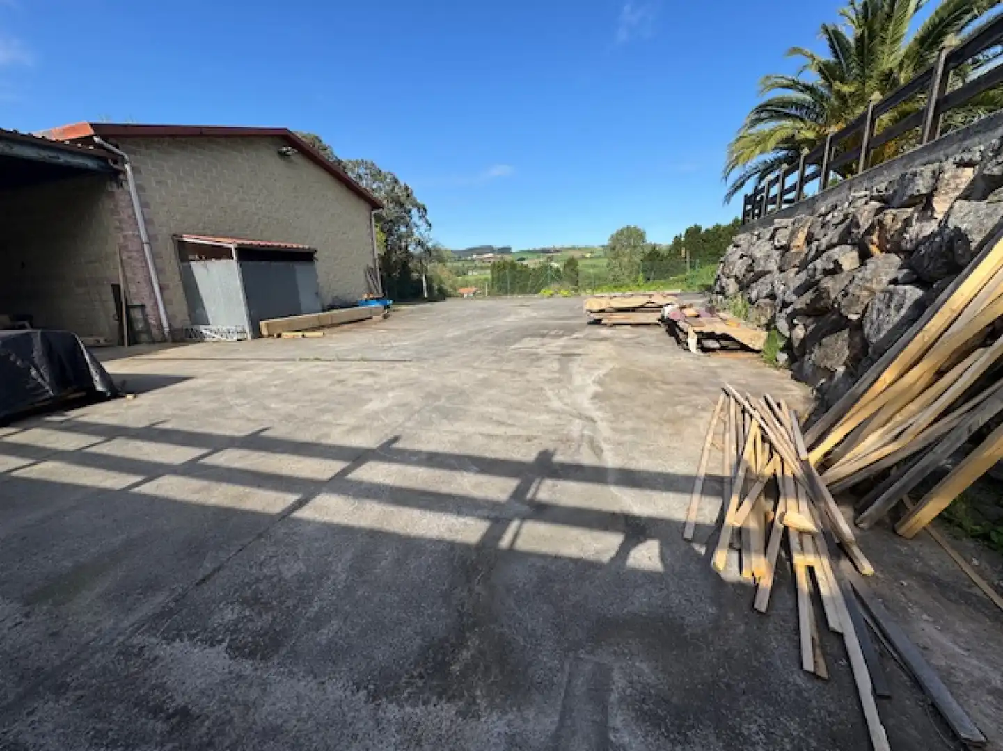 Parking of Industrial buildings for sale in Carreño