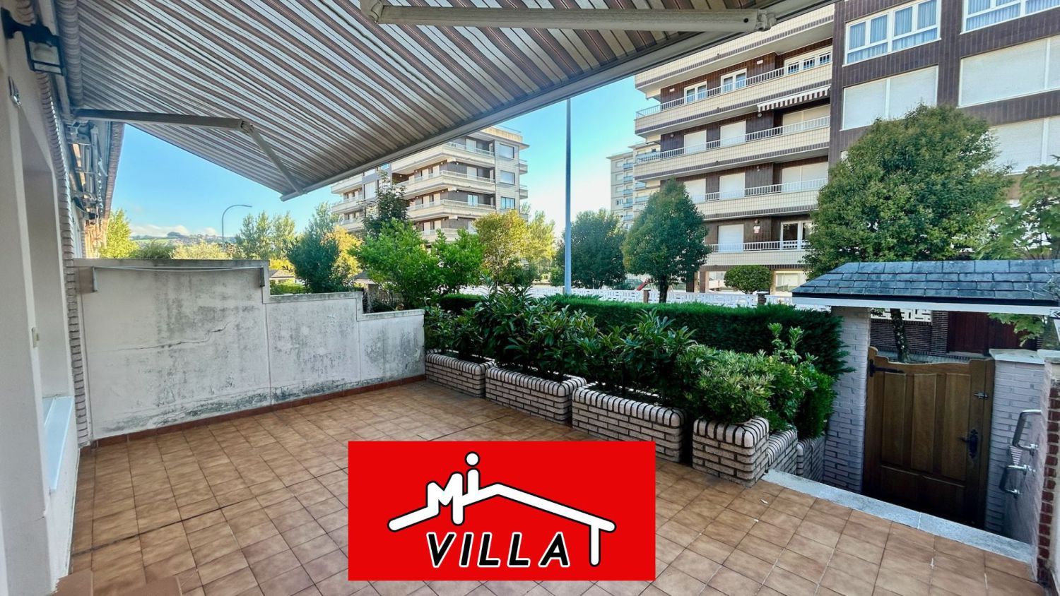 Exterior view of Planta baja for sale in Laredo  with Heating and Terrace