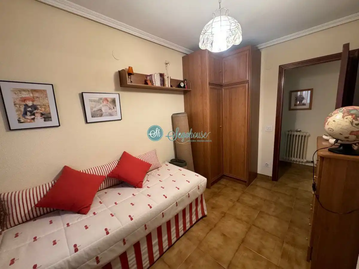 Habitación de Piso en venta en Segovia con Calefacción, Terraza y Trastero
