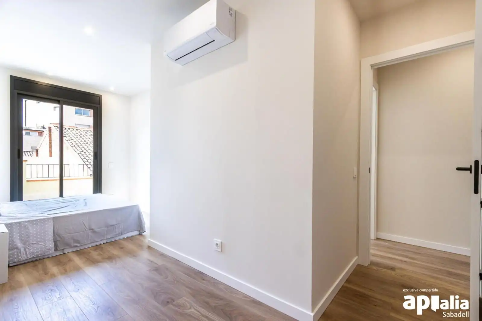 Dormitori de Casa o xalet en venda en Sabadell amb Parquet, Terrassa i Balcó