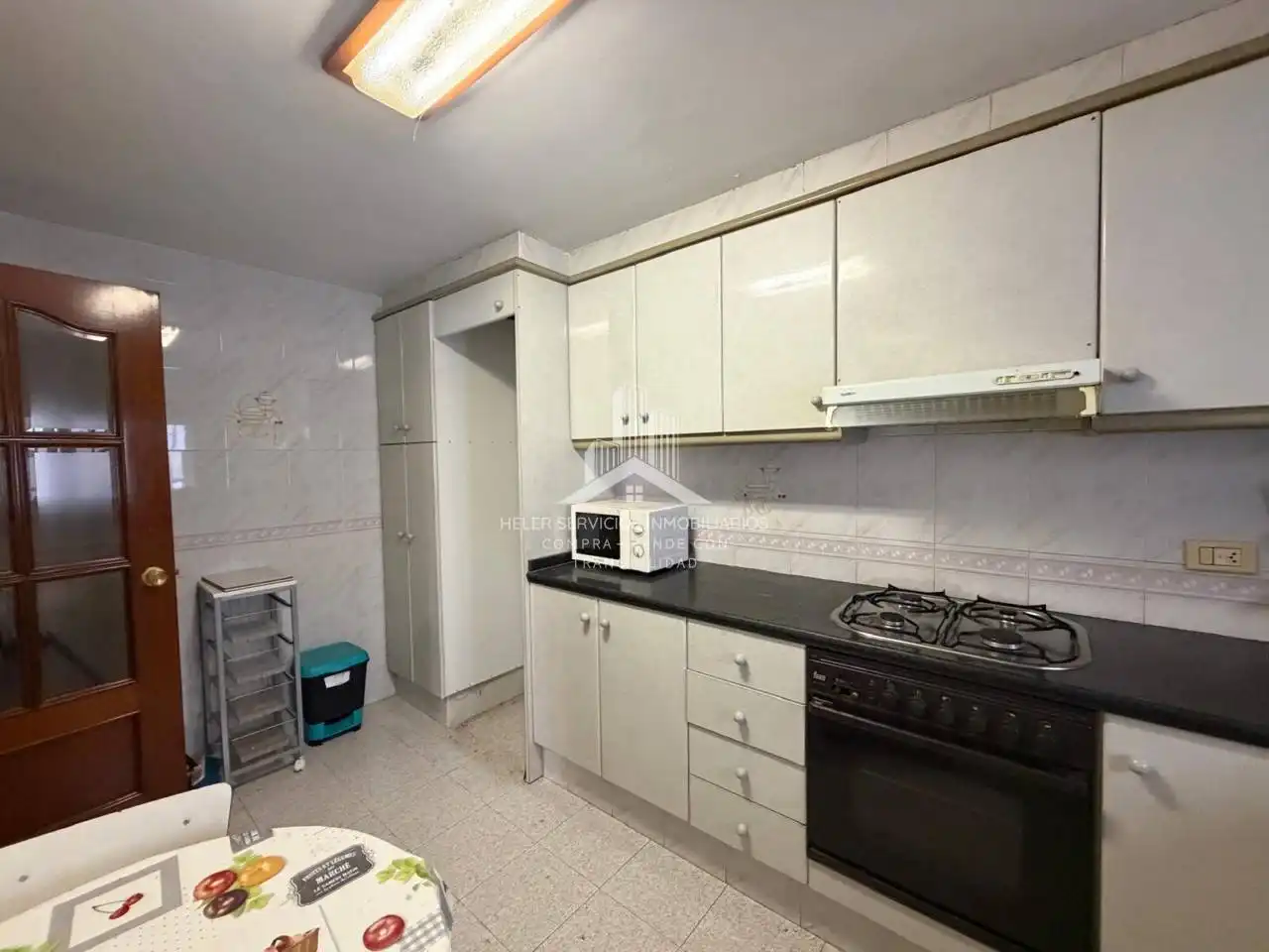 Cuina de Casa o xalet en venda en Castellón de la Plana / Castelló de la Plana amb Aire condicionat, Terrassa i Moblat
