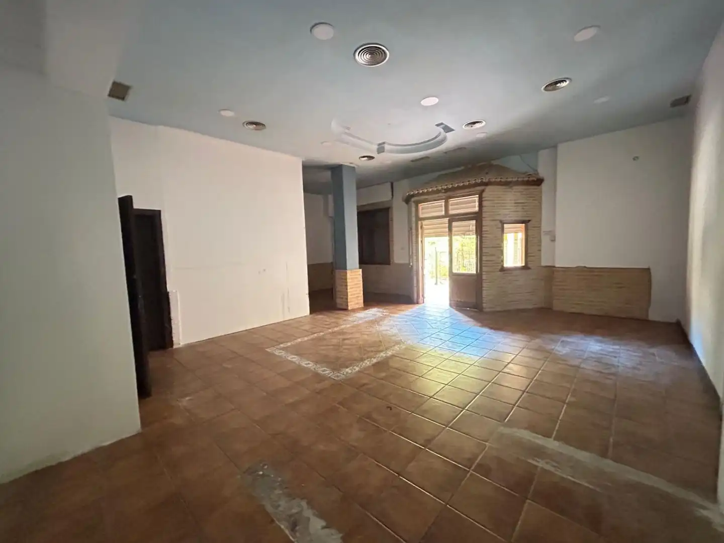 Local comercial en venta en Crevillent, imagen 2