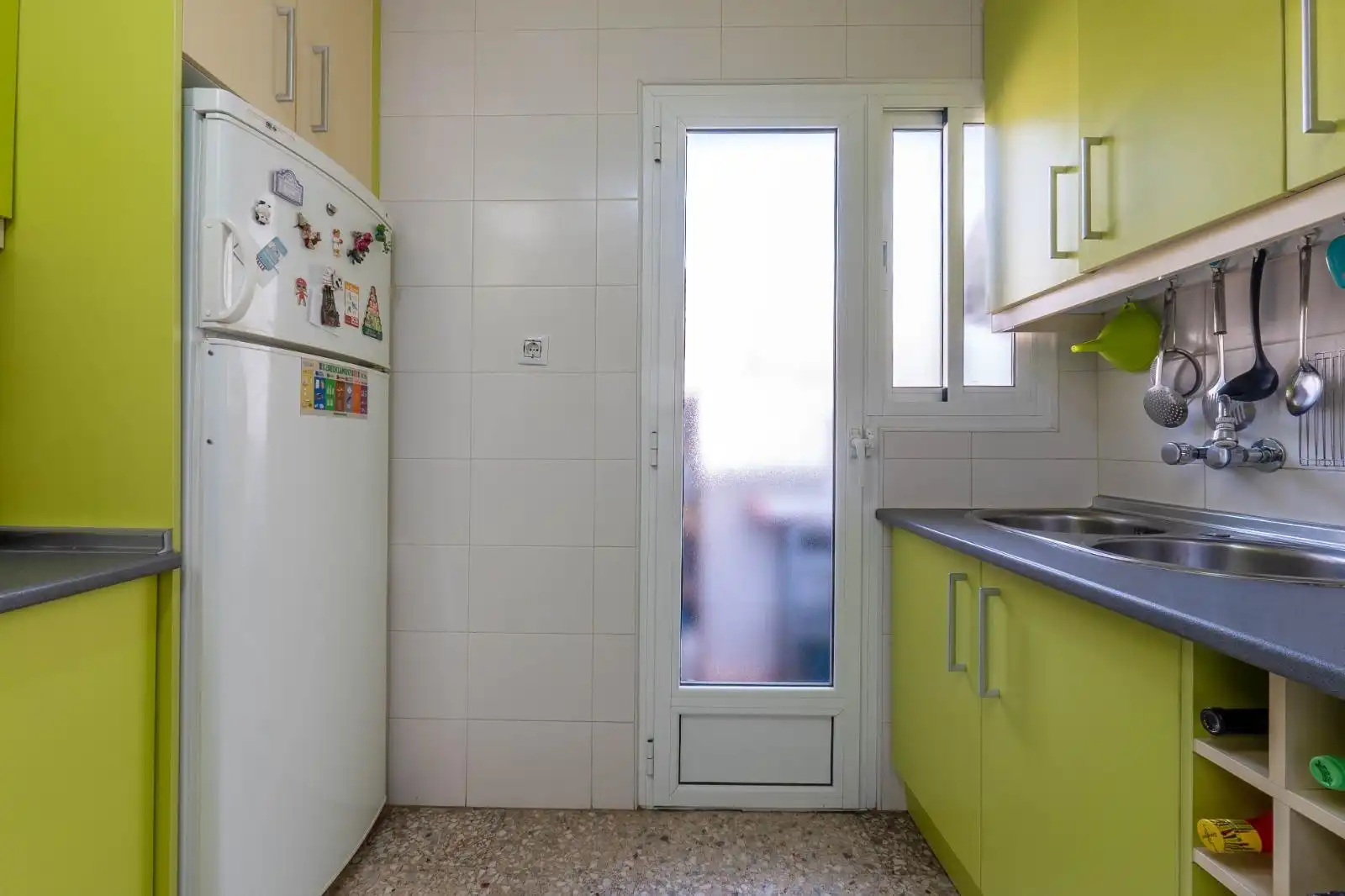 Kitchen of Flat for sale in Granada  with Air Conditioner, Heating and Terrace