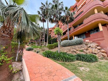 Pis amb piscina en venda a Avenida MANUEL MENA PALMA