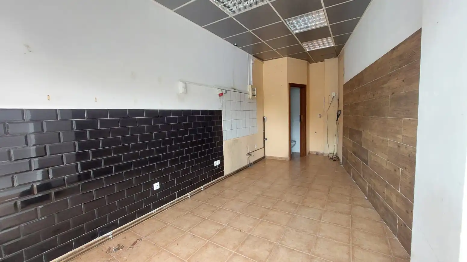Business premises for sale in Maliaño, imagen 2