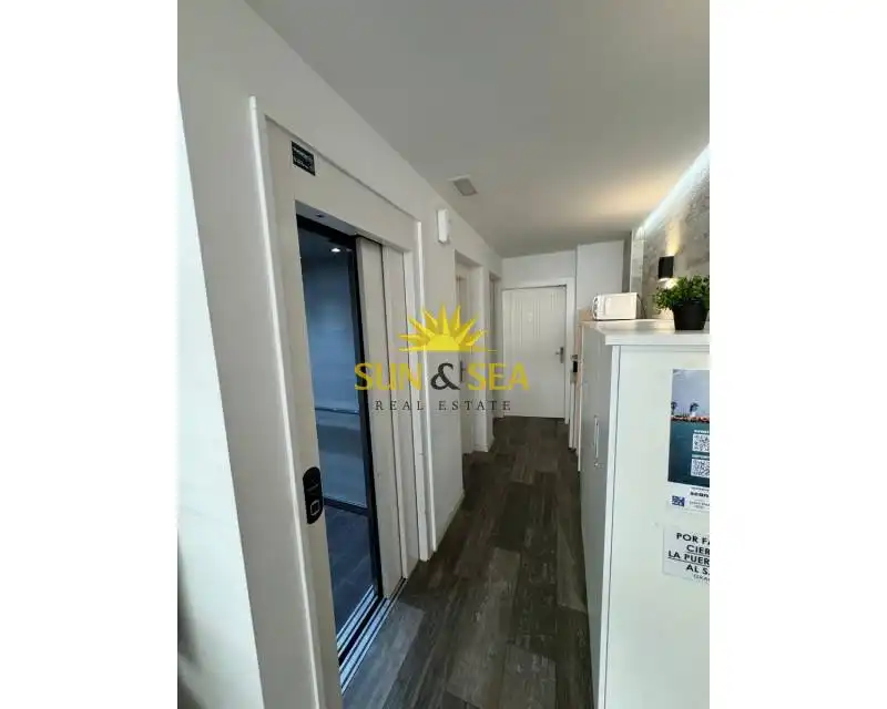 Edificio en venta en Santa Pola