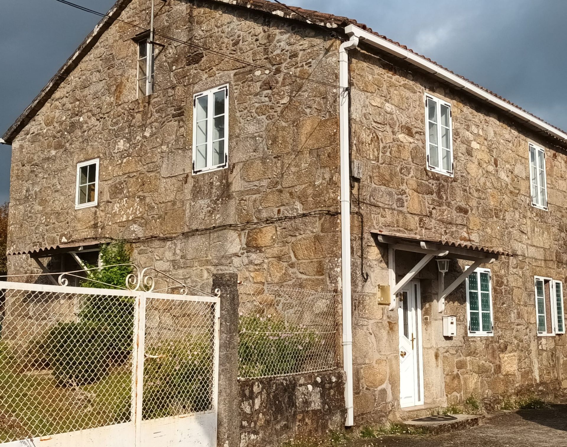 Vista exterior de Casa o xalet de lloguer en Negreira amb Calefacció, Jardí privat i Moblat